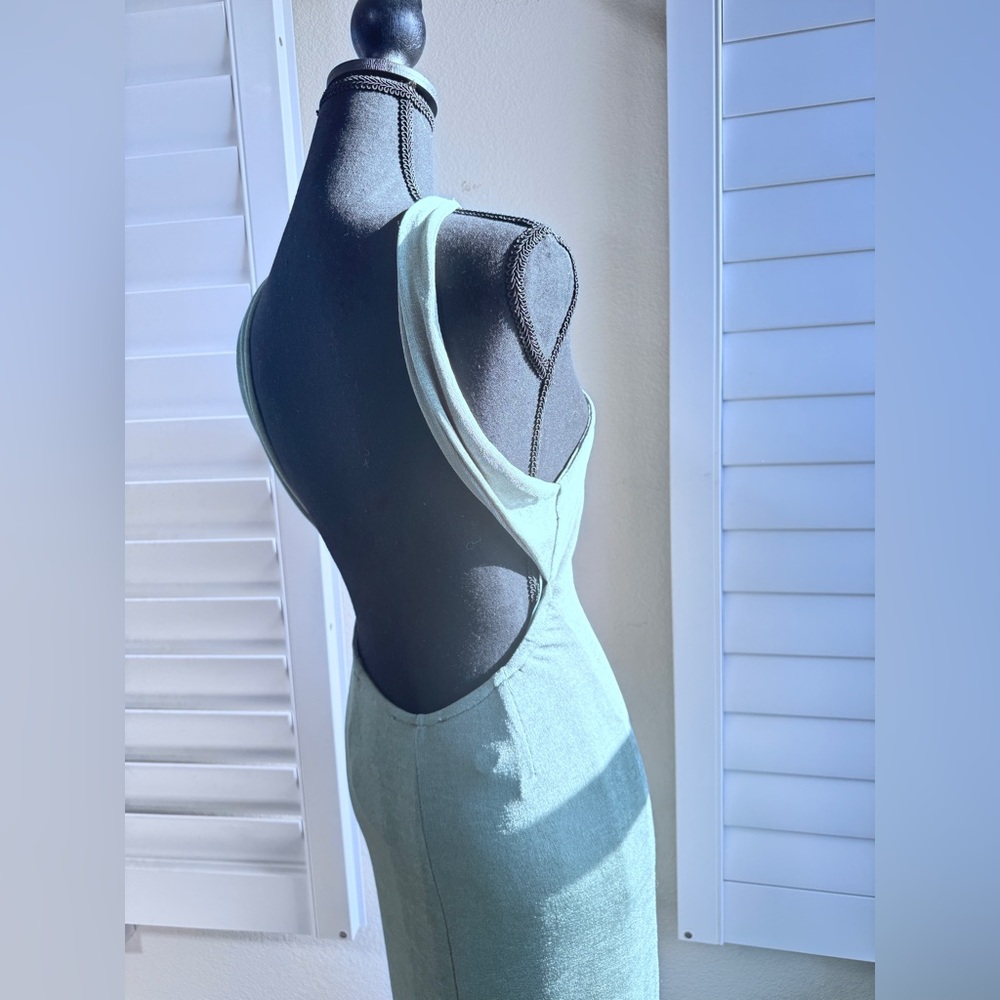 Stitch Fix: Lost + Wander Gray Sleeveless Top - Picture 2 of 11